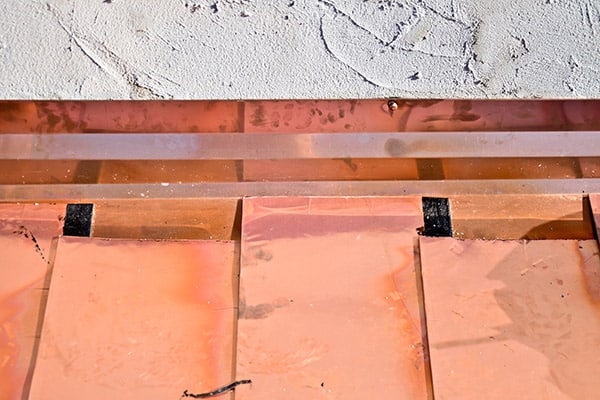 messa_in_posa_di_lamiere_in_acciaio