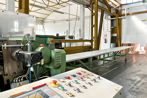 taglio_a_mano_o_a_rullo_di_lamiere